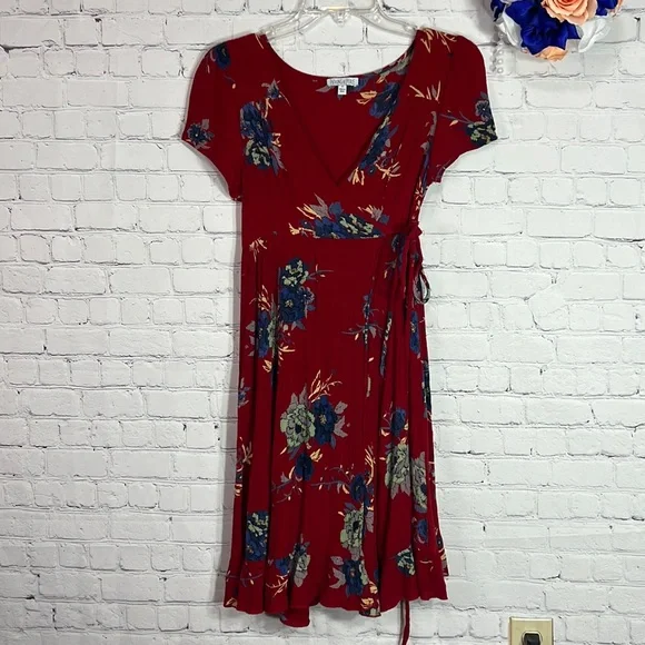 Patrons of Peace floral wrap dress - Picture 2 of 12